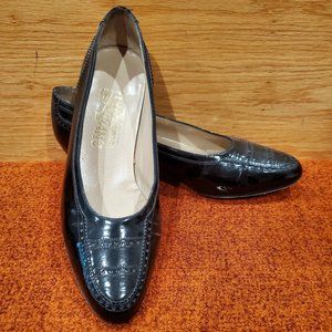 Ferragamo Vintage Black leather pumps